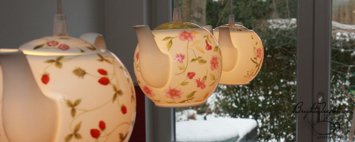 Glowing teapot lamps